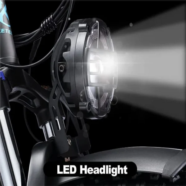 LED Headlight
For those who like to ride at night, or need to ride in low-light conditions, theK800's LED headlight will be a reliable safety feature.